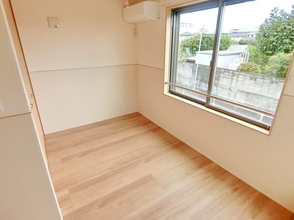 ウエストコート日野の物件内観写真